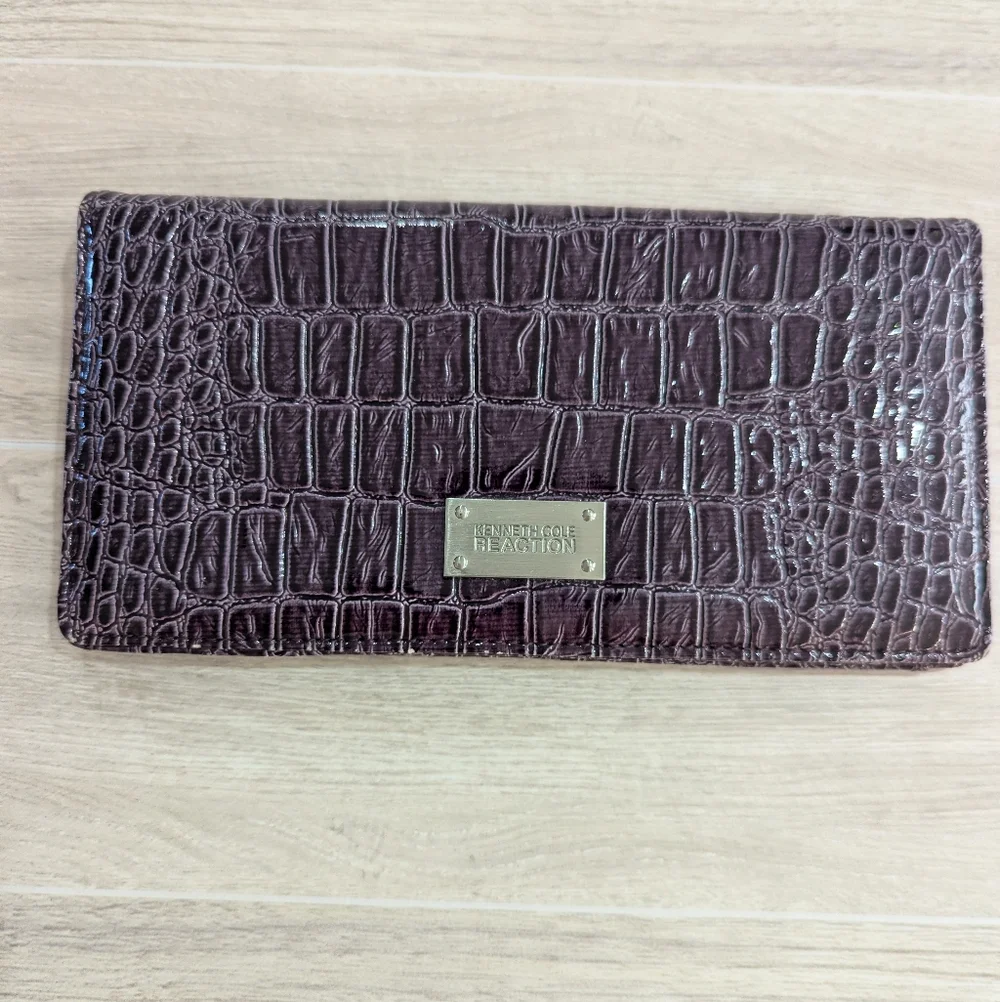 Kenneth Cole Reaction Dark Plum Croc Embossed Clutch Wallet Organizer *GUC